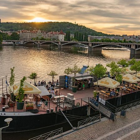 Helen Homestay Vysehrad Praga Exterior foto
