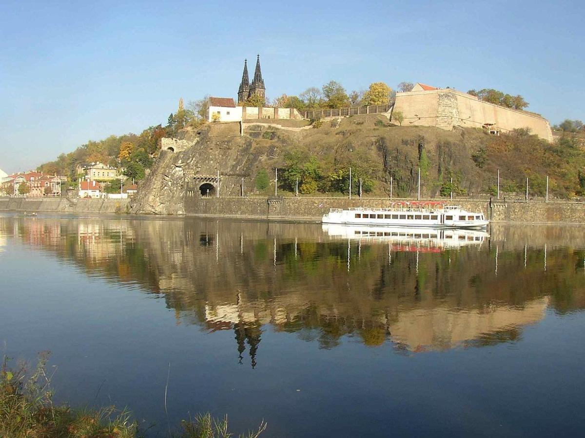 Helen Homestay Vysehrad Praga Exterior foto