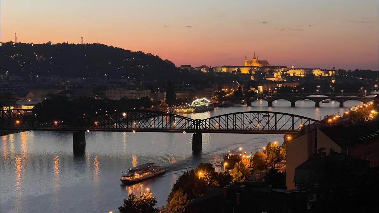 Helen Homestay Vysehrad Praga Exterior foto