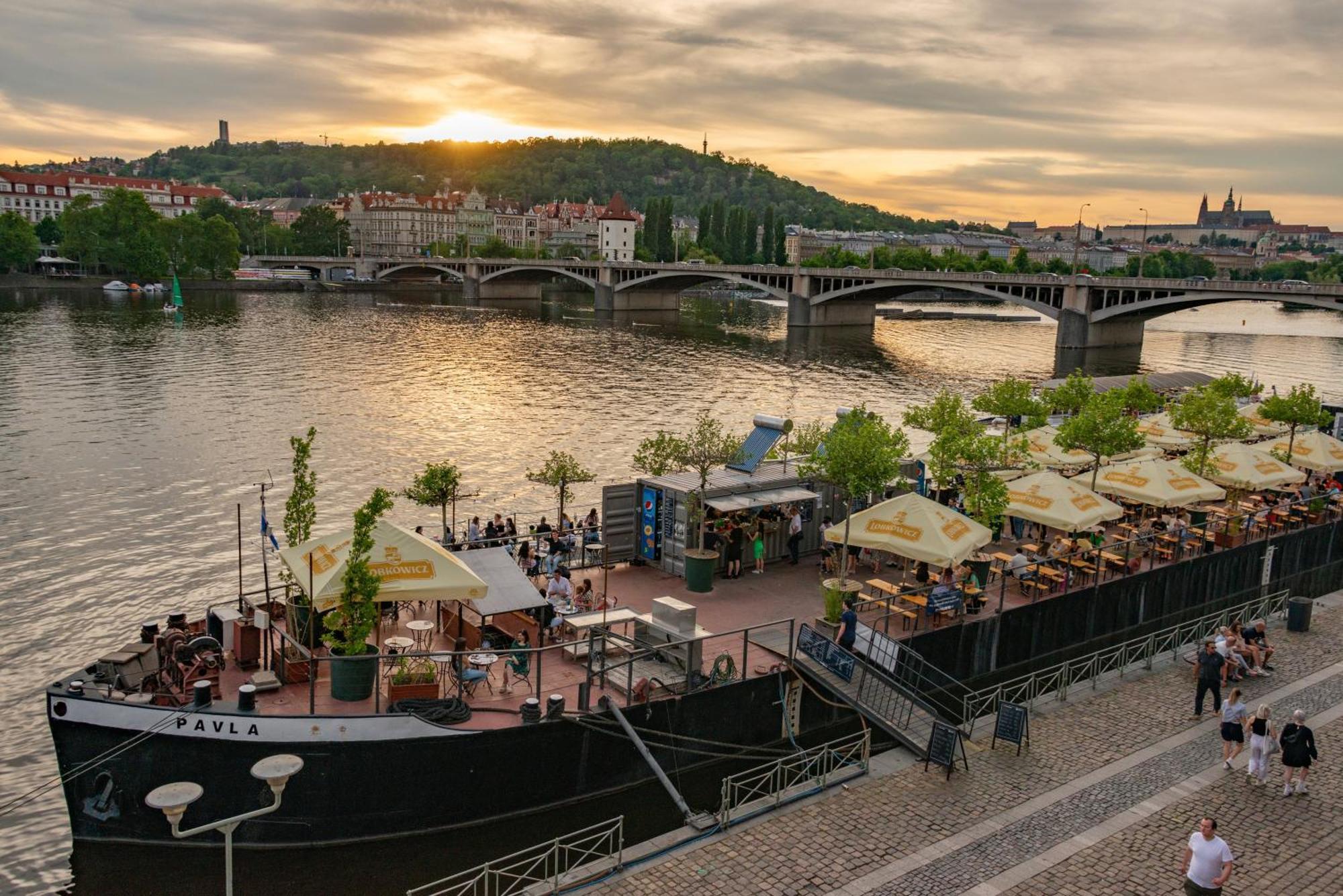 Helen Homestay Vysehrad Praga Exterior foto